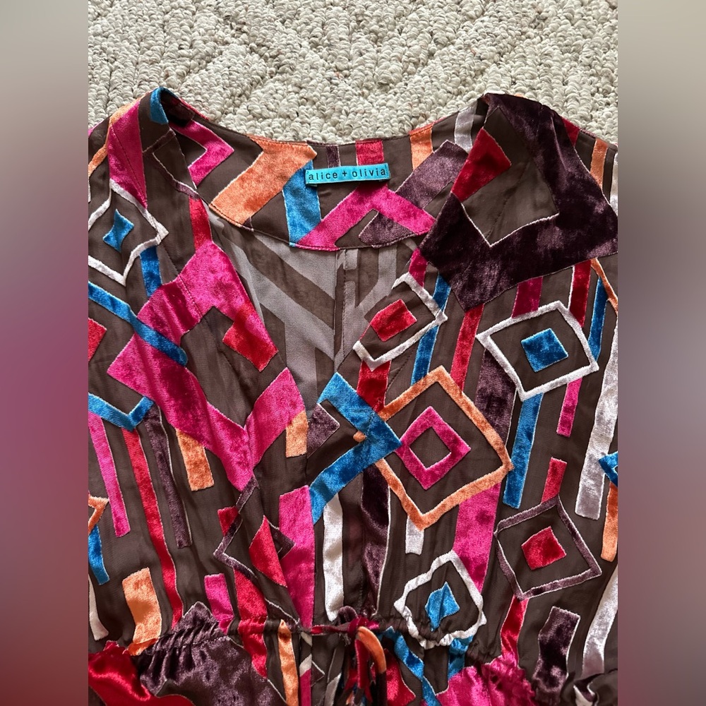 Alice + Olivia Gemma Geometric Kimono Top - Picture 3 of 11